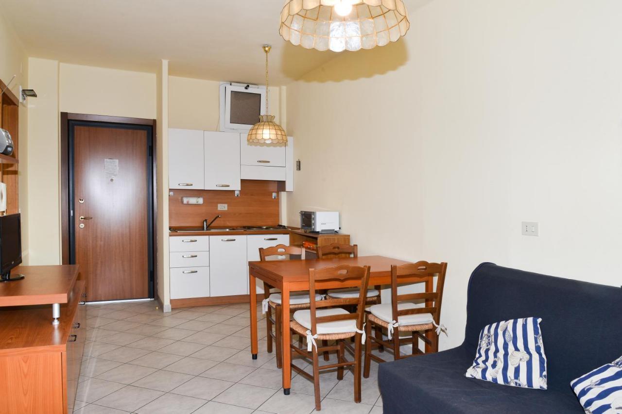 Residence Laura บอร์ดิเกรา ภายนอก รูปภาพ