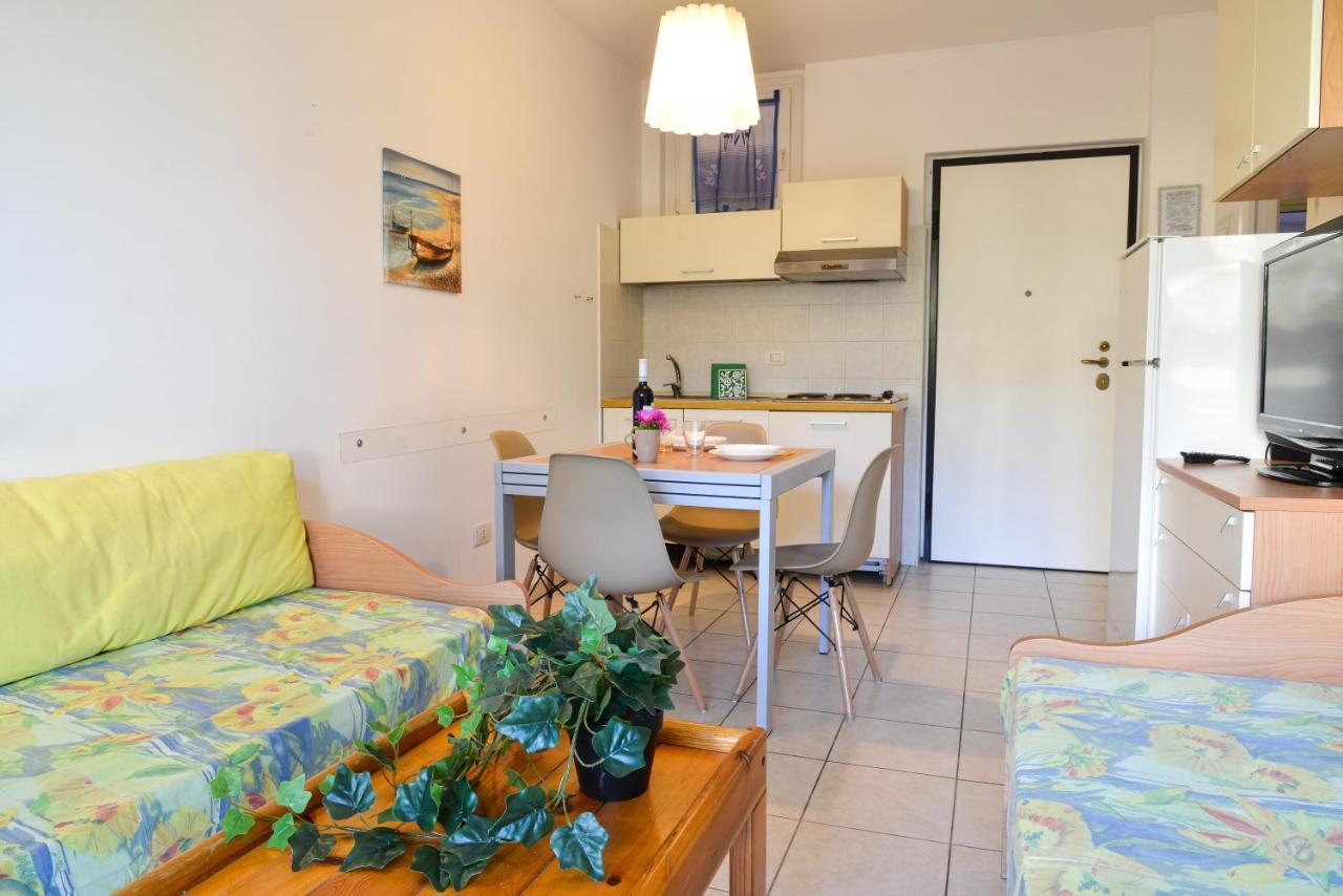 Residence Laura บอร์ดิเกรา ภายนอก รูปภาพ