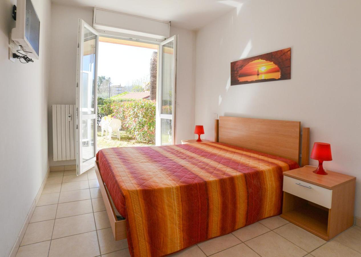 Residence Laura บอร์ดิเกรา ภายนอก รูปภาพ