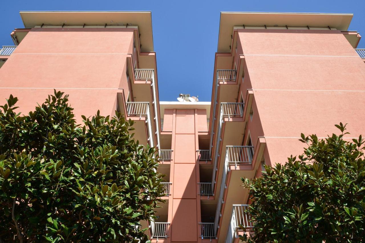 Residence Laura บอร์ดิเกรา ภายนอก รูปภาพ