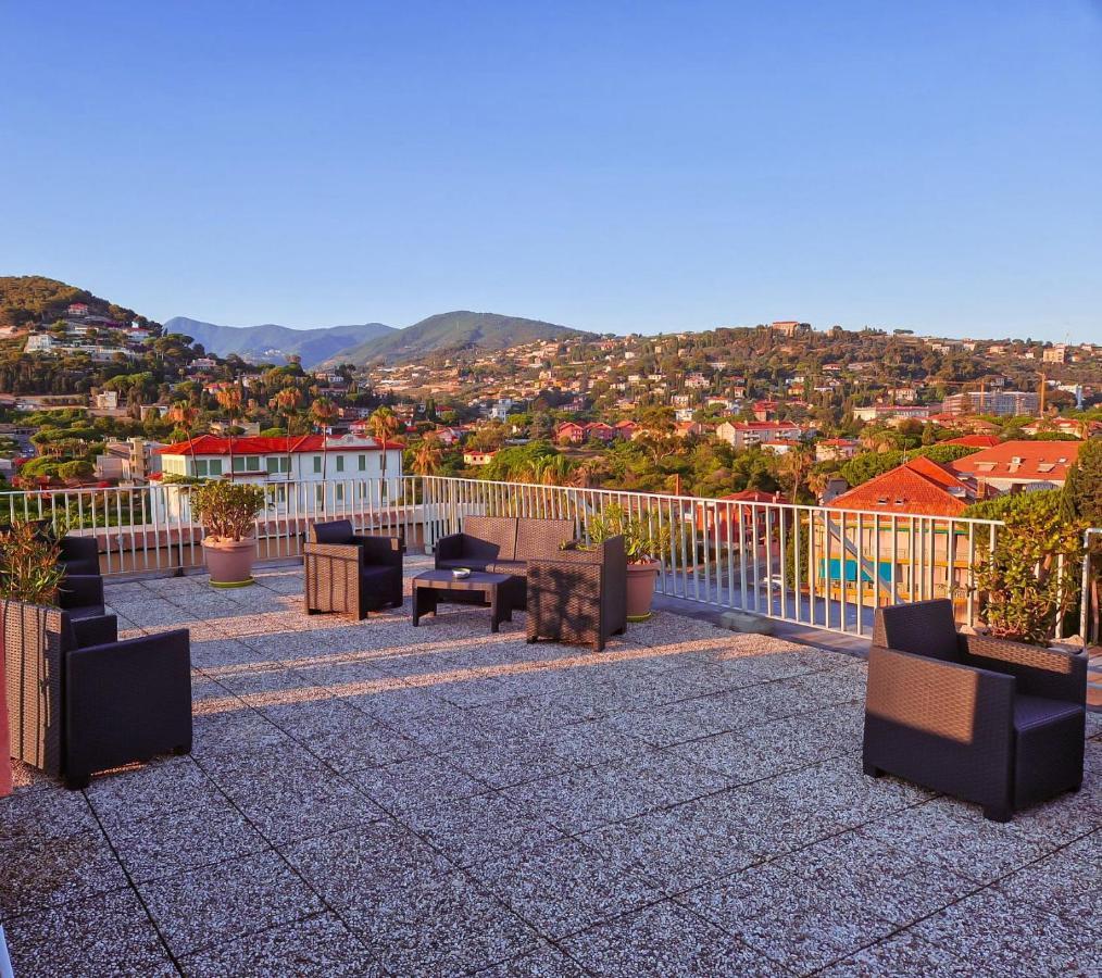 Residence Laura บอร์ดิเกรา ภายนอก รูปภาพ