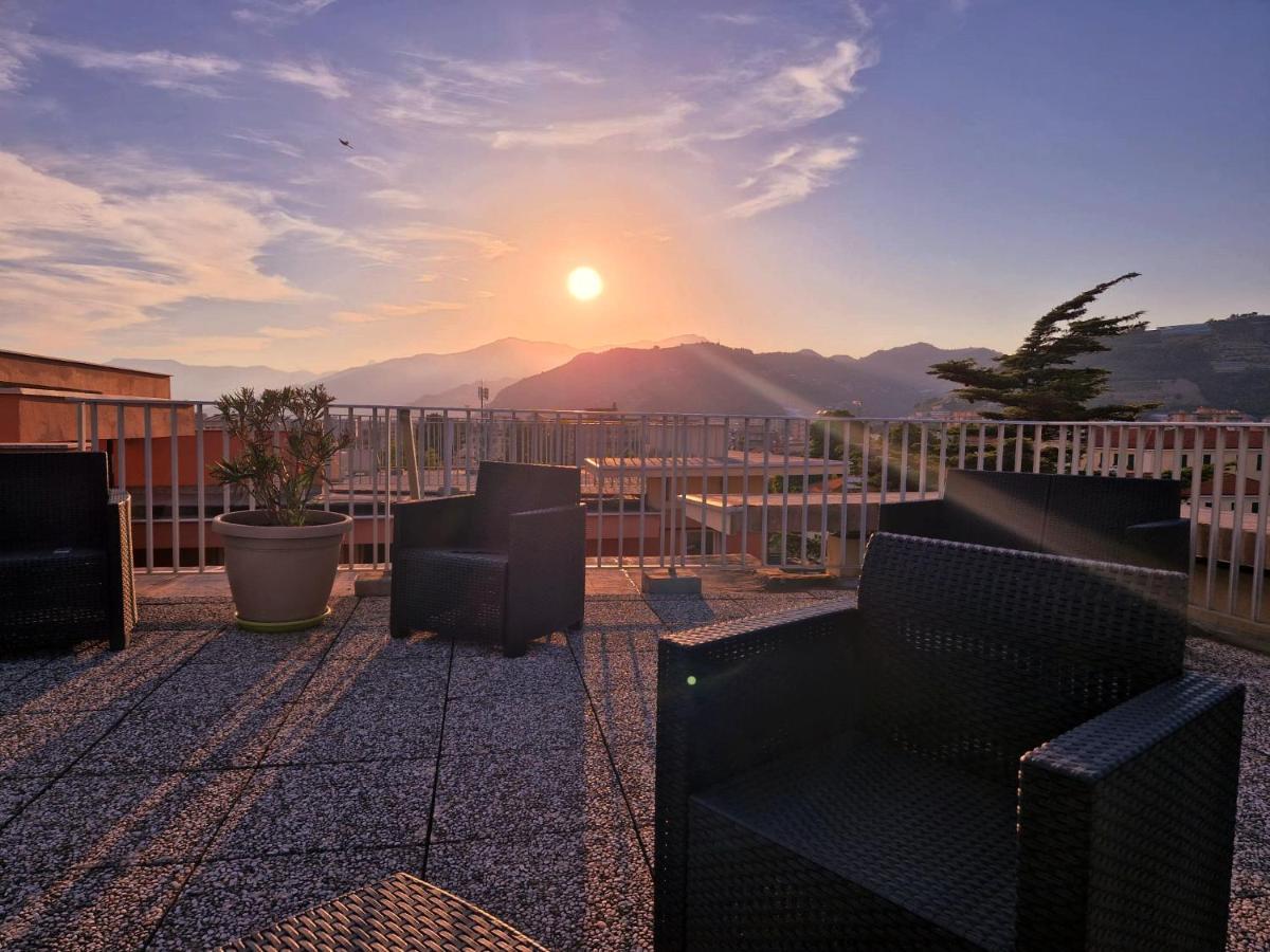 Residence Laura บอร์ดิเกรา ภายนอก รูปภาพ